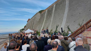 Un chantier hors norme pour stopper le recul de la falaise
