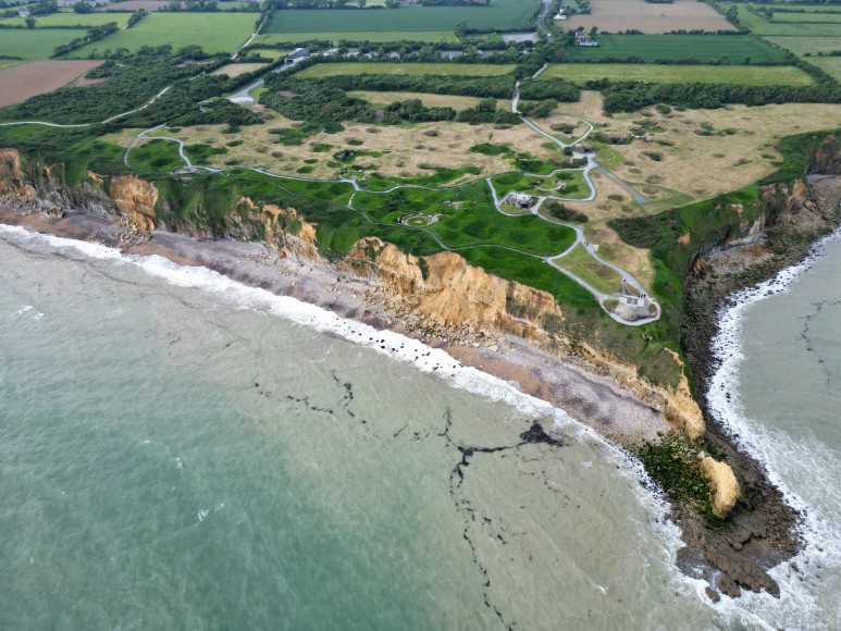 Confortement de la pointe du Hoc