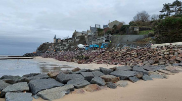 Un chantier hors norme pour stopper le recul de la falaise