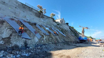 Un chantier hors norme pour stopper le recul de la falaise